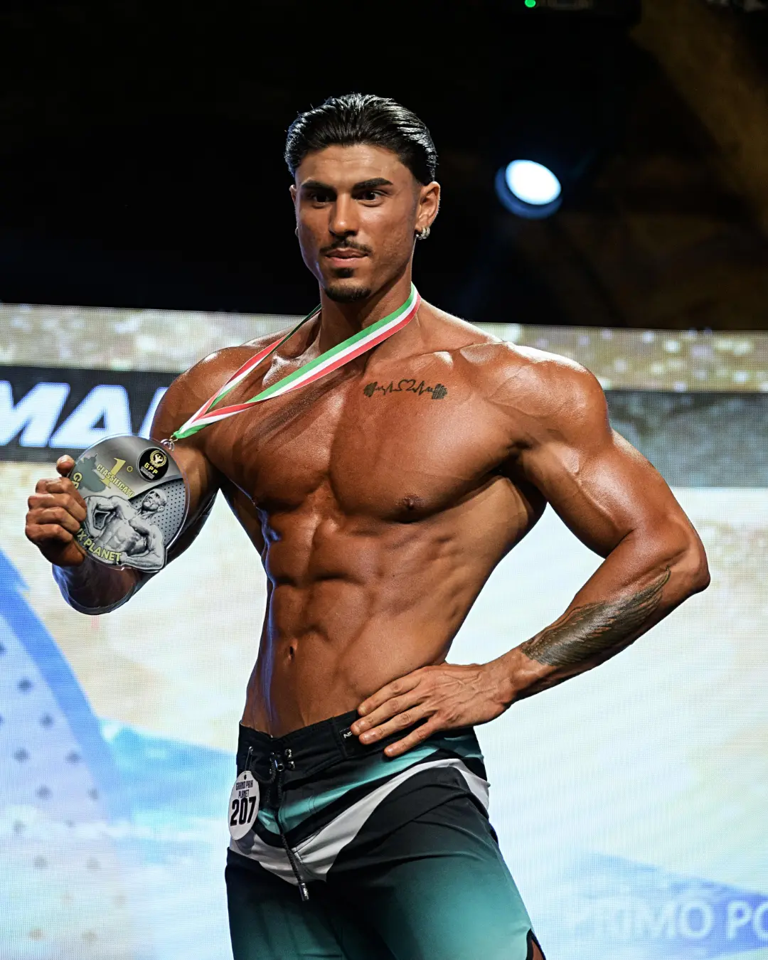 Il Coach Manu Trere Vincitore della Gara di Natural Bodybuilding e Men’s Physique IFBB 2025